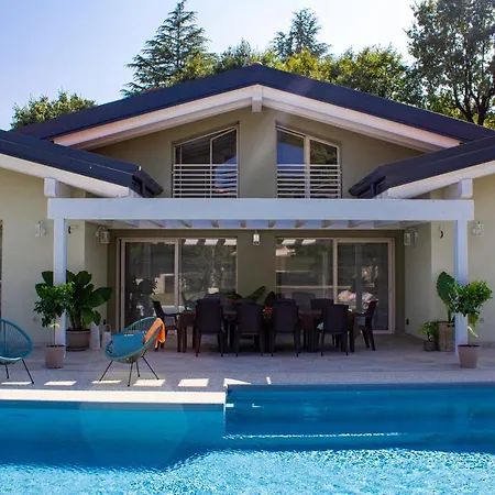 Calla Villa